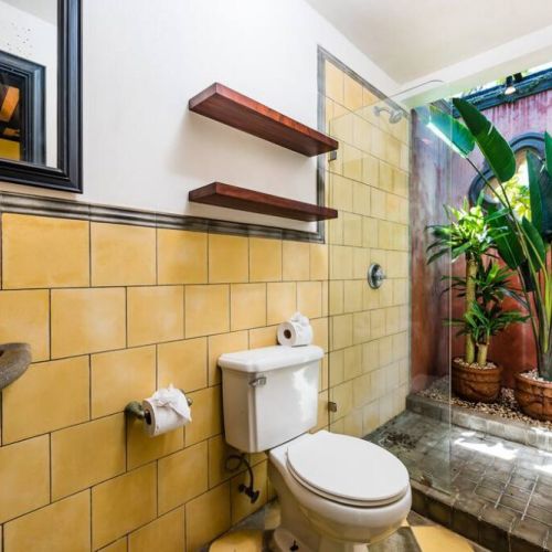 This indoor/outdoor shower brings the magic of the tropics to every moment of your vacation.