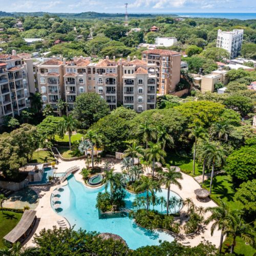 The Matapalo buidling is a high end condo complex located in the heart of Tamarindo, within walking distance to the beach and restaurants.