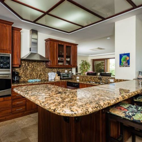 This fully equipped kitchen is ready to meet your vacation cooking needs.