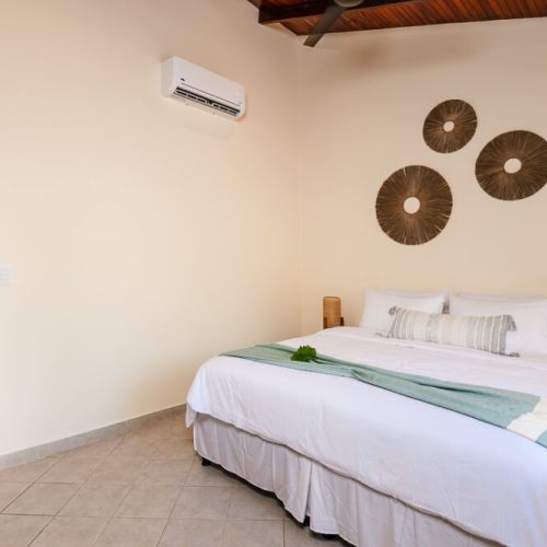 Bedrooms are airconditionned with all new matresses.