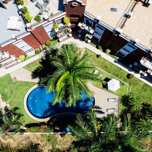 Balcones del Pacifico is located right in downtown Tamarindo, a very strategic location within walking distance to the beach, the shops and restaurants.