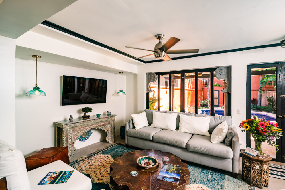 Visual Reference: Luxury Villa With Beach Access And A Private Pool